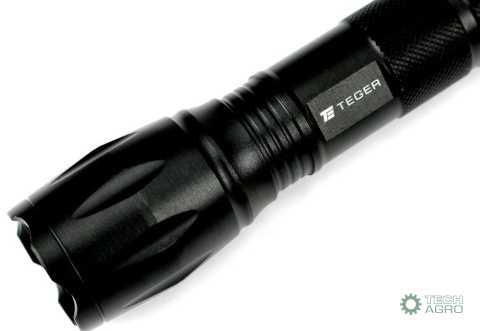 Latarka uniwersalna ładowana USB z funkcją POWER BANK 2200mAh XPS 300 lm Teger Latarka uniwersalna ładowana USB z funkcją POWER BANK 2200mAh XPS 300 lm Teger