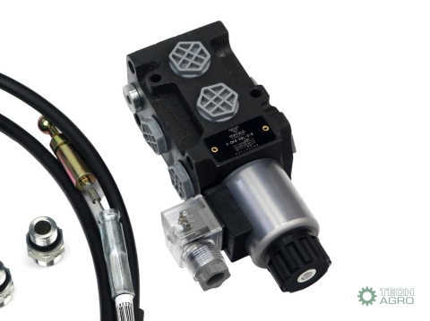 Zestaw do Ładowacz TUR -Rozdzielacz 40L2-sekcyjny + Elektrozawór + Joystick z przyciskiem + Elementy złączne + Linki na kulkę 15